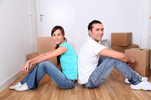 Local moving truck service supporting home and business moves around Swiss Cottage
